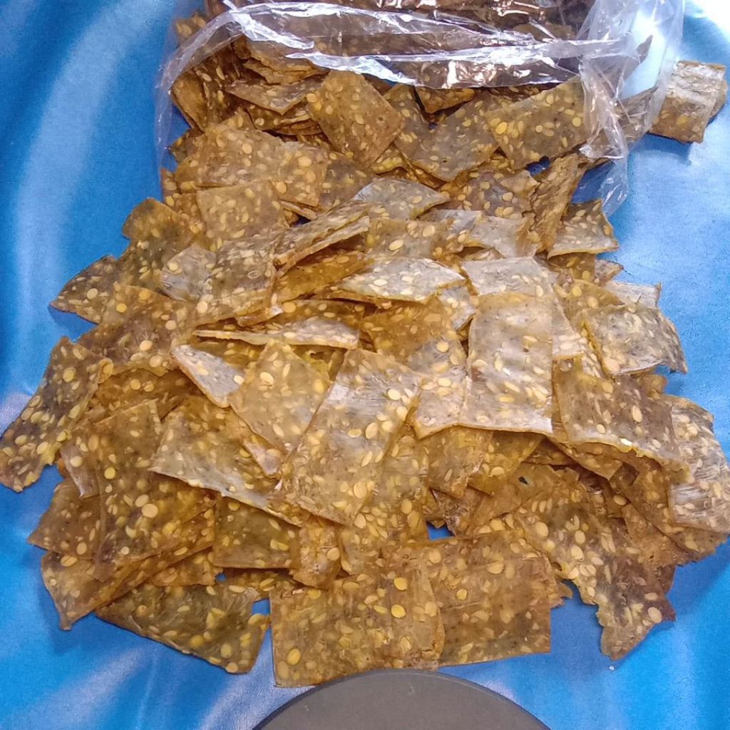 

KERIPIK TEMPE KERUPUK TEMPE BUATAN ASLI MADURA GURIH DAN RENYAH, 1000 gram/ 1kg