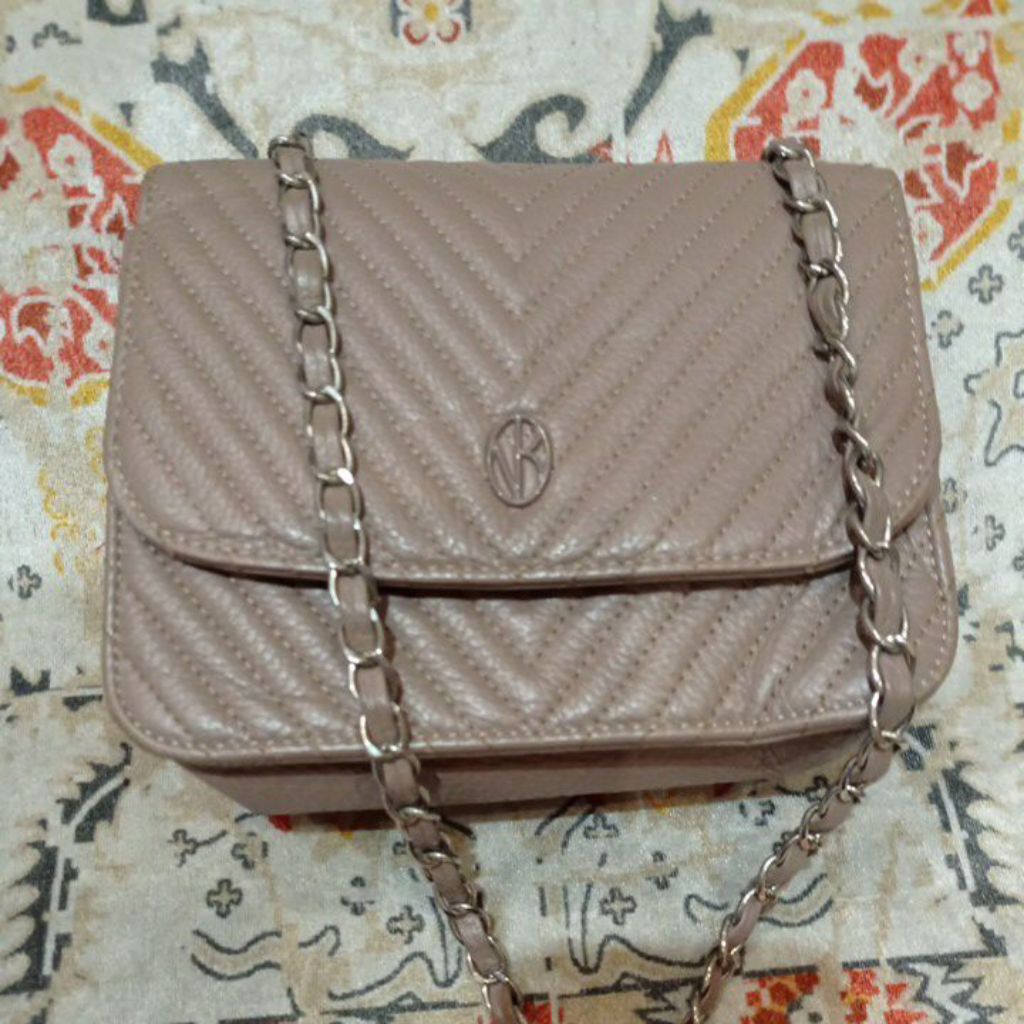 Preloved vincis bench sling rantai