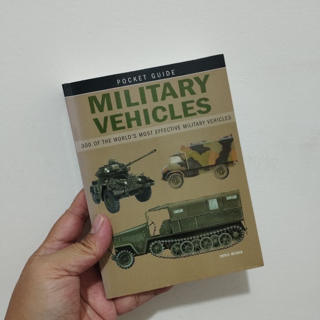 Buku Pocket Guide Military Vehicles