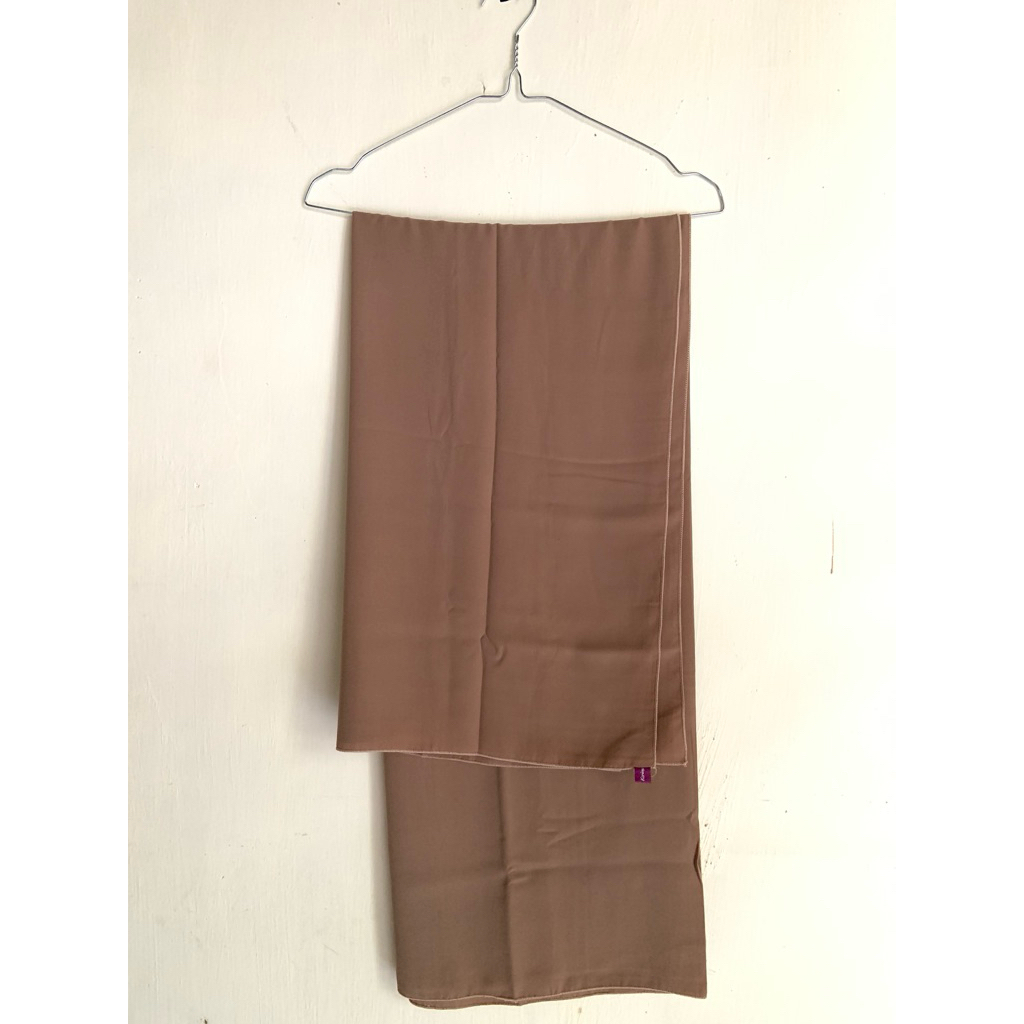 Hijab segiempat jumbo merek karima