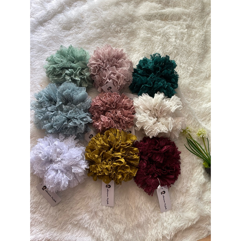 Abrina Hijab Medan - Scrunchie Renda Brukat / Cepol Hijab Renda Jumbo / Ikat Rambut Hijab