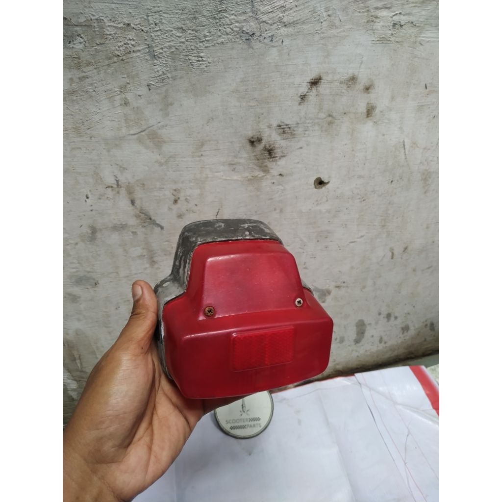 Mika lampu belakang vespa super sprint dll