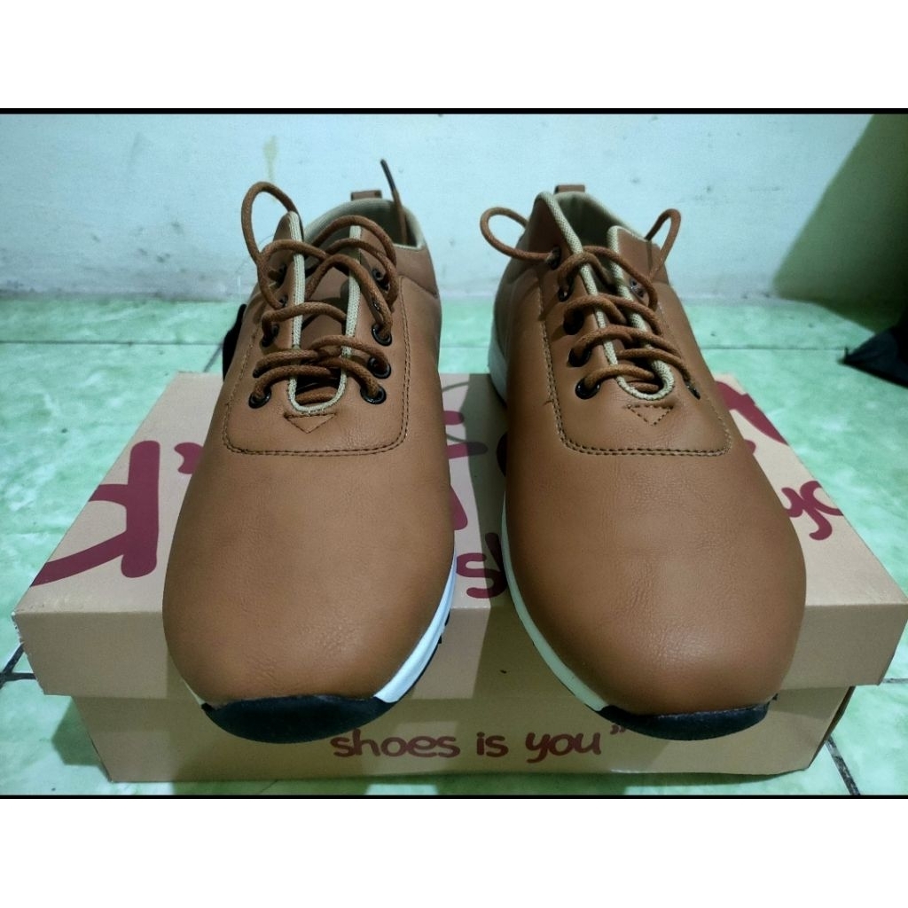 Sepatu sneakers d'lafeet