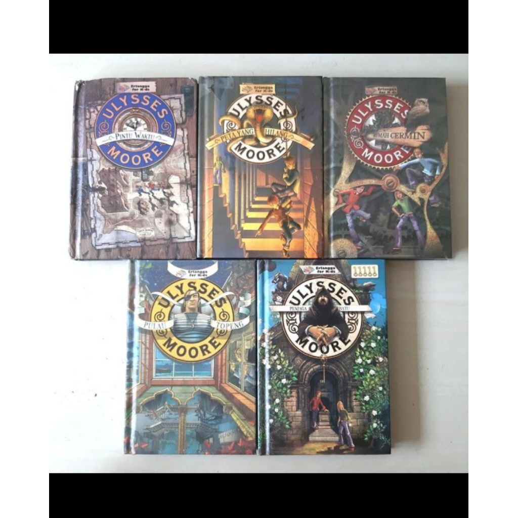 ULYSSES MOORE 1-5 SET ORI EFK HARD CASE