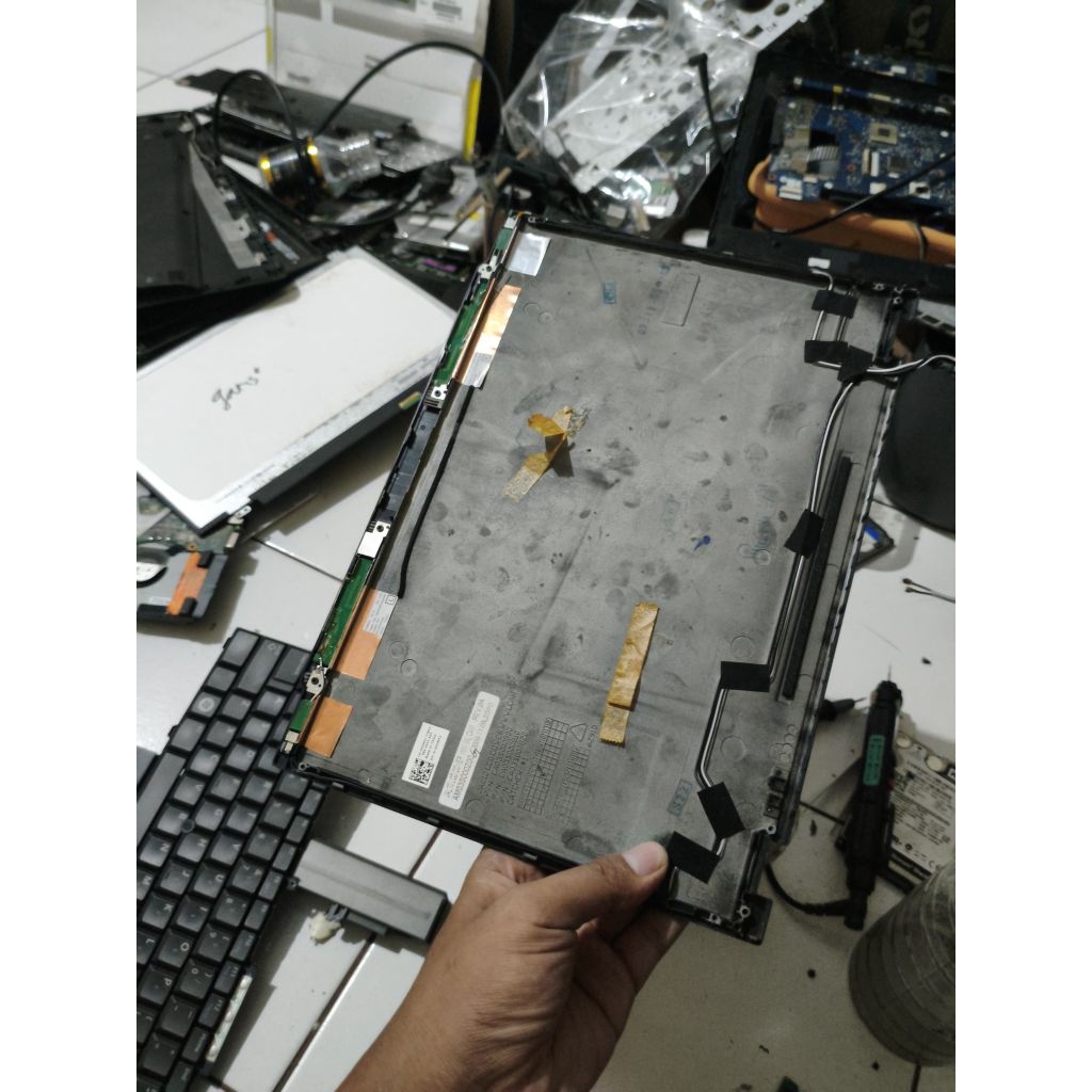 frame lcd depan laptop dell latitude e4300 ori