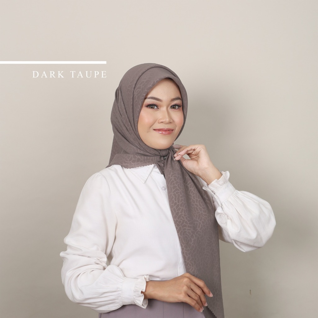 Kerudung Bermotif Bunga Segi Empat Kekinian Terbaru Hijab Embos B By ZLY ZELIA