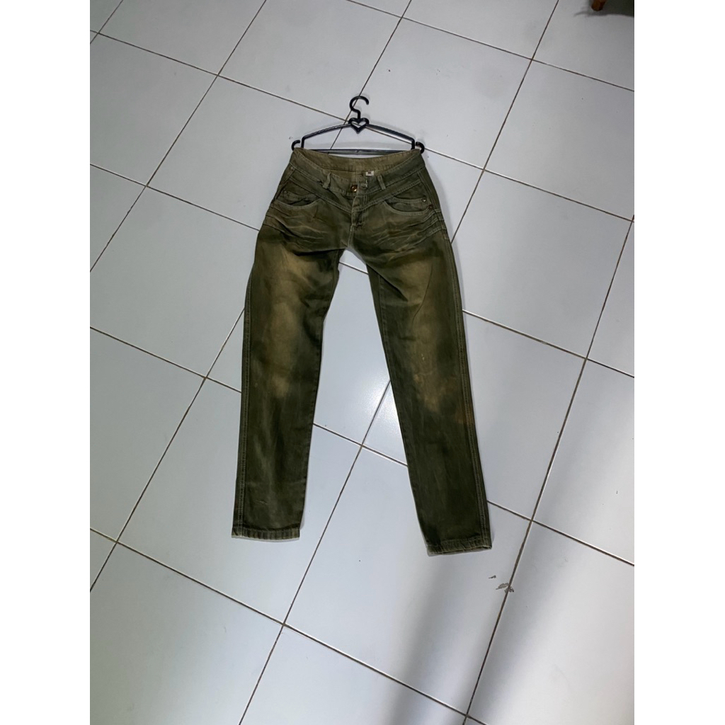 celana art avant garde