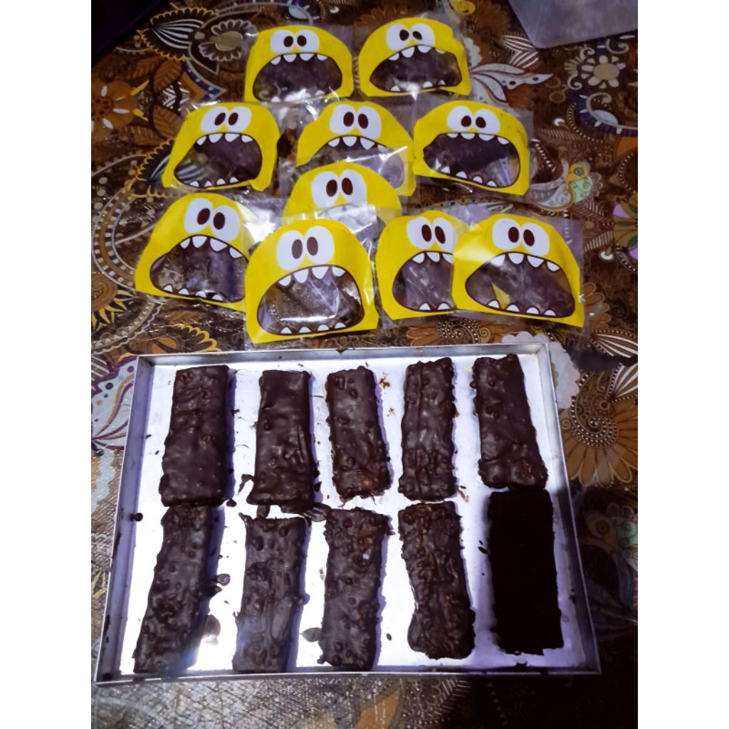

Cemilan Roti Roll Choco Enak, Murah | Promo Diskon !! (Min.Beli 5 Pcs)