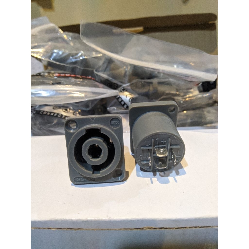 soket spikon Speakon STX abu