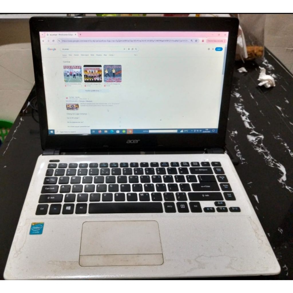 laptop Acer E1 minus