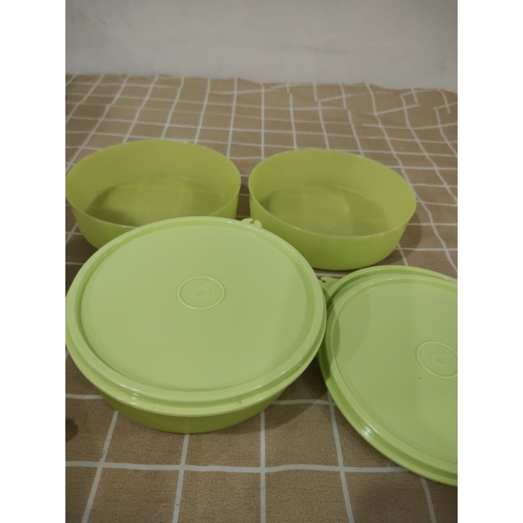 tupperware large handy bowl