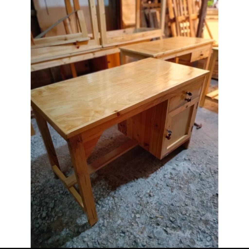 Meja Kantor Jati Belanda