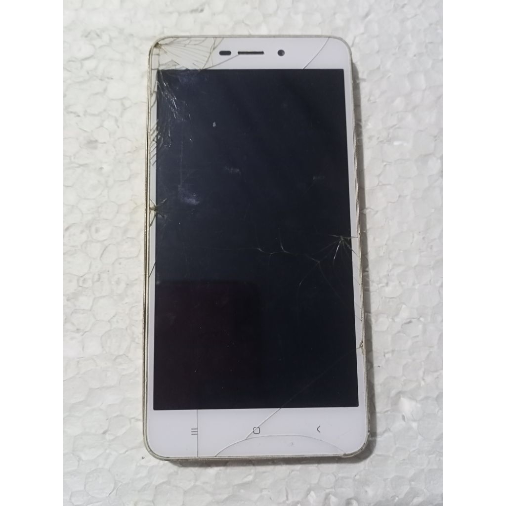 mesin hp Xiomi redmi 4a mesin hidup normal unit tidak ada batrei no pola/pin