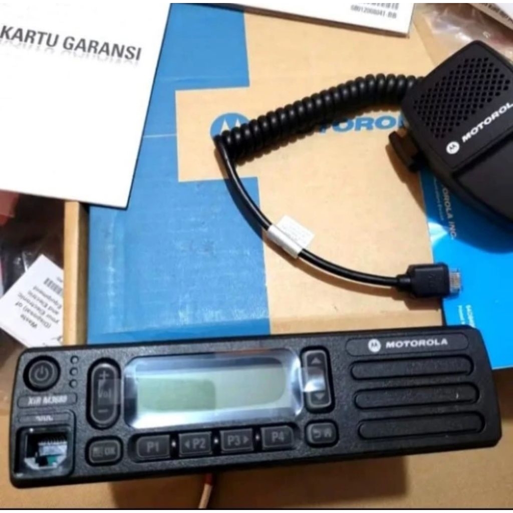 MOTOROLA MOTOTRBO XiR M3688 MOBILE RADIO ANALOG-DIGITAL 40W UHF 403-470MHz ORIGINAL GARANSI