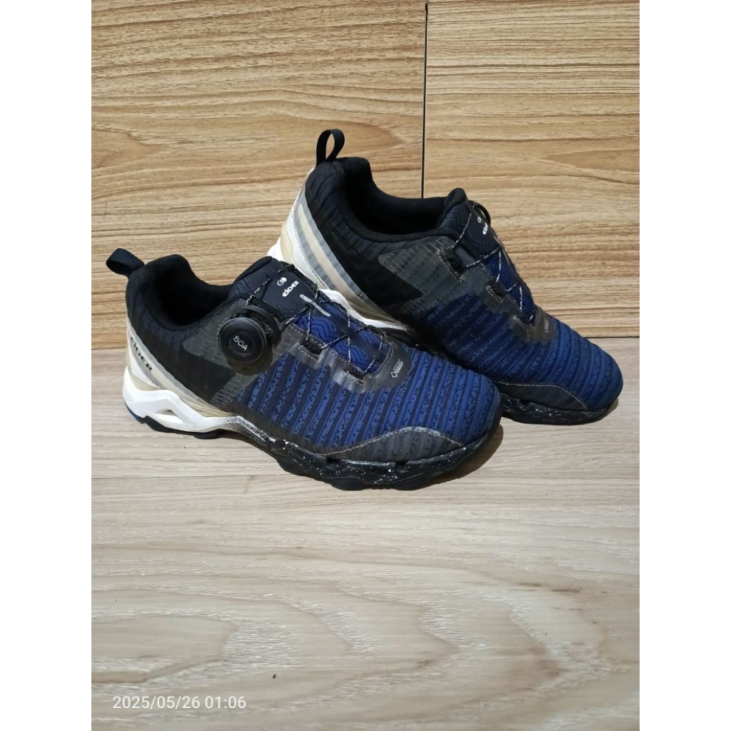 sepatu outdoor trail gunung Eider boa goretex size 40.5
