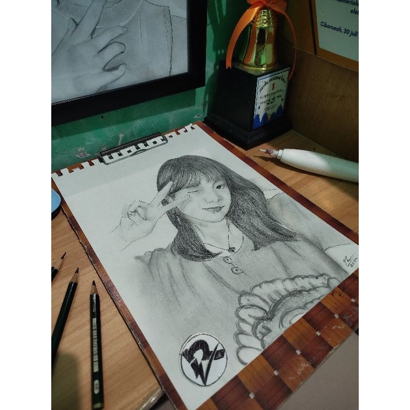 Hiasan Dinding / Hadiah Wisuda / Kado Lukisan Wajah Pensil A4