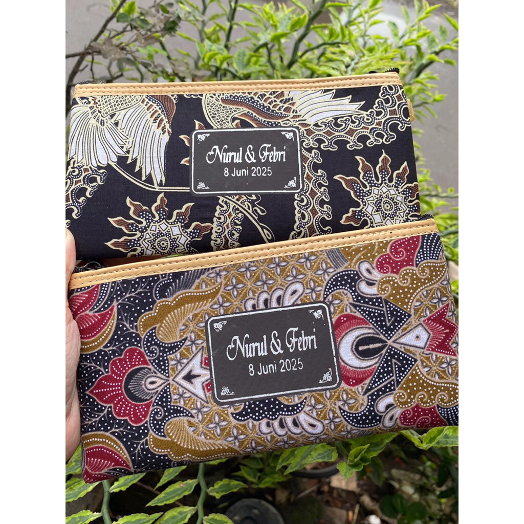dompet souvenir,souvenir pernikahan,dompet grosir,dompet batik,dompet custom nama,wedding gift