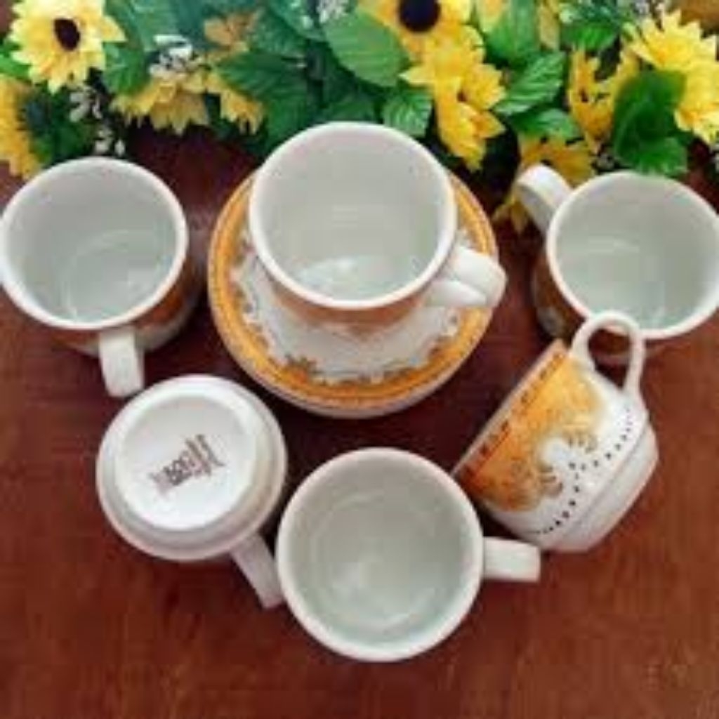 1 set Cangkir set mahkota sango