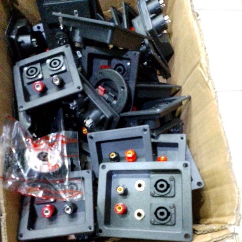 TERMINAL SPEAKER PLASTIK/BESI/SPEAKON