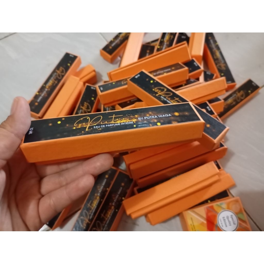 

Size box 12,5x2x2 untuk parfum