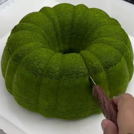 

BOLU KUKUS VIRAL KEJU LUMER DI DALAM Tersedia MATCHA & COKLAT