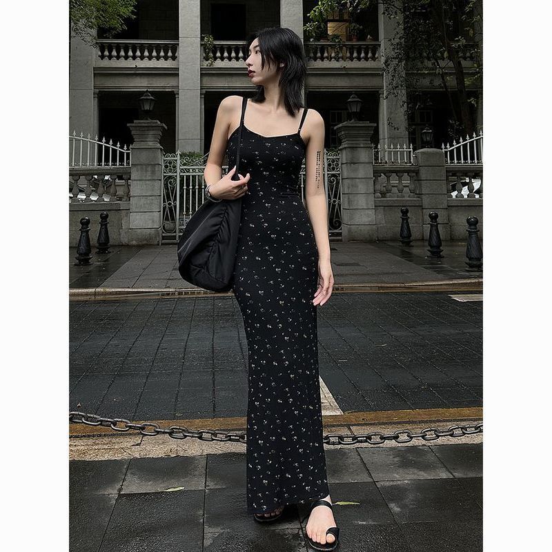 67 Collection - Dress Hitam Panjang Bermotif Tanpa Lengan Press Body Cantik
