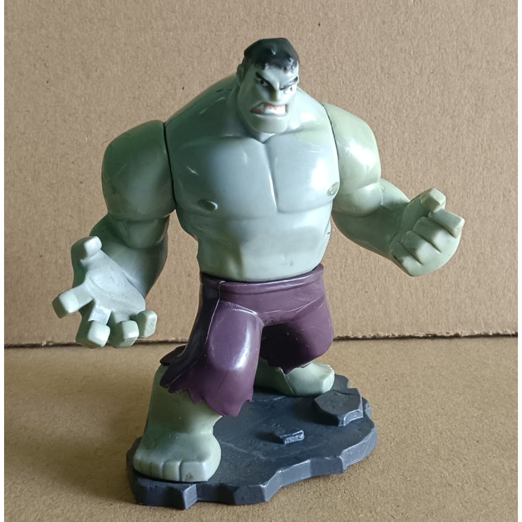 MAINAN ACTION FIGURE HULK STATUE