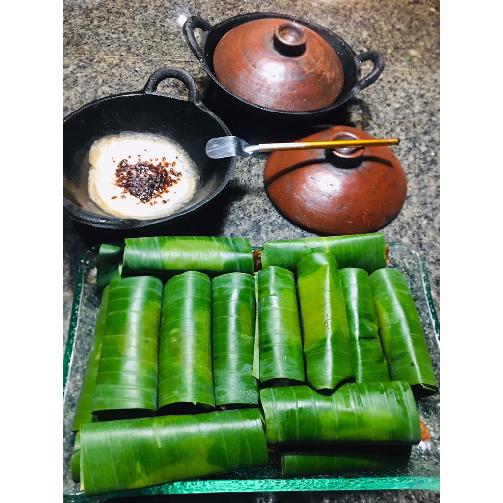 

Serabi Solo Kue Tradisional (dibungkus daun )
