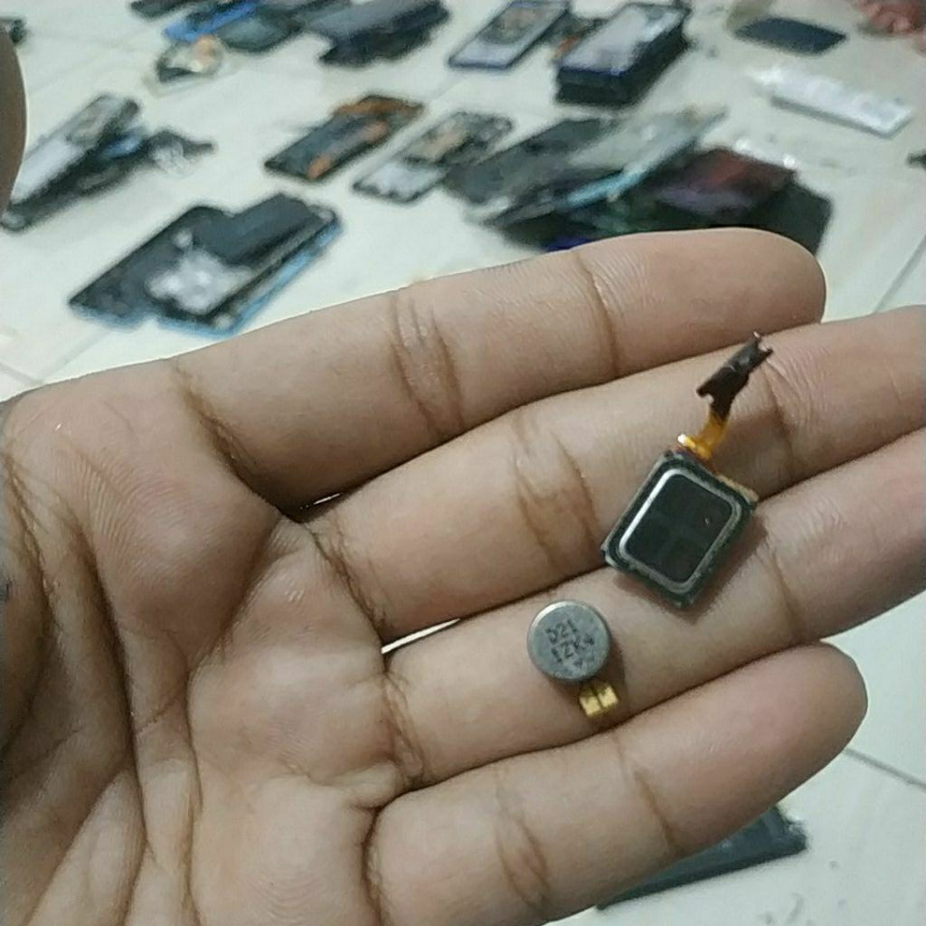 getar speaker bekas Poco m3