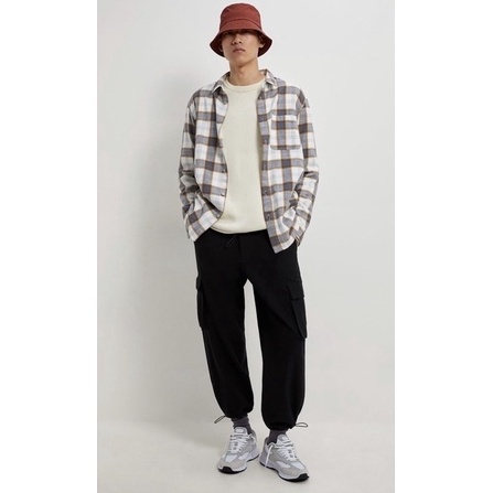 KODE K63F Flanel Uniqlo Chino Shortpants Cream Katun