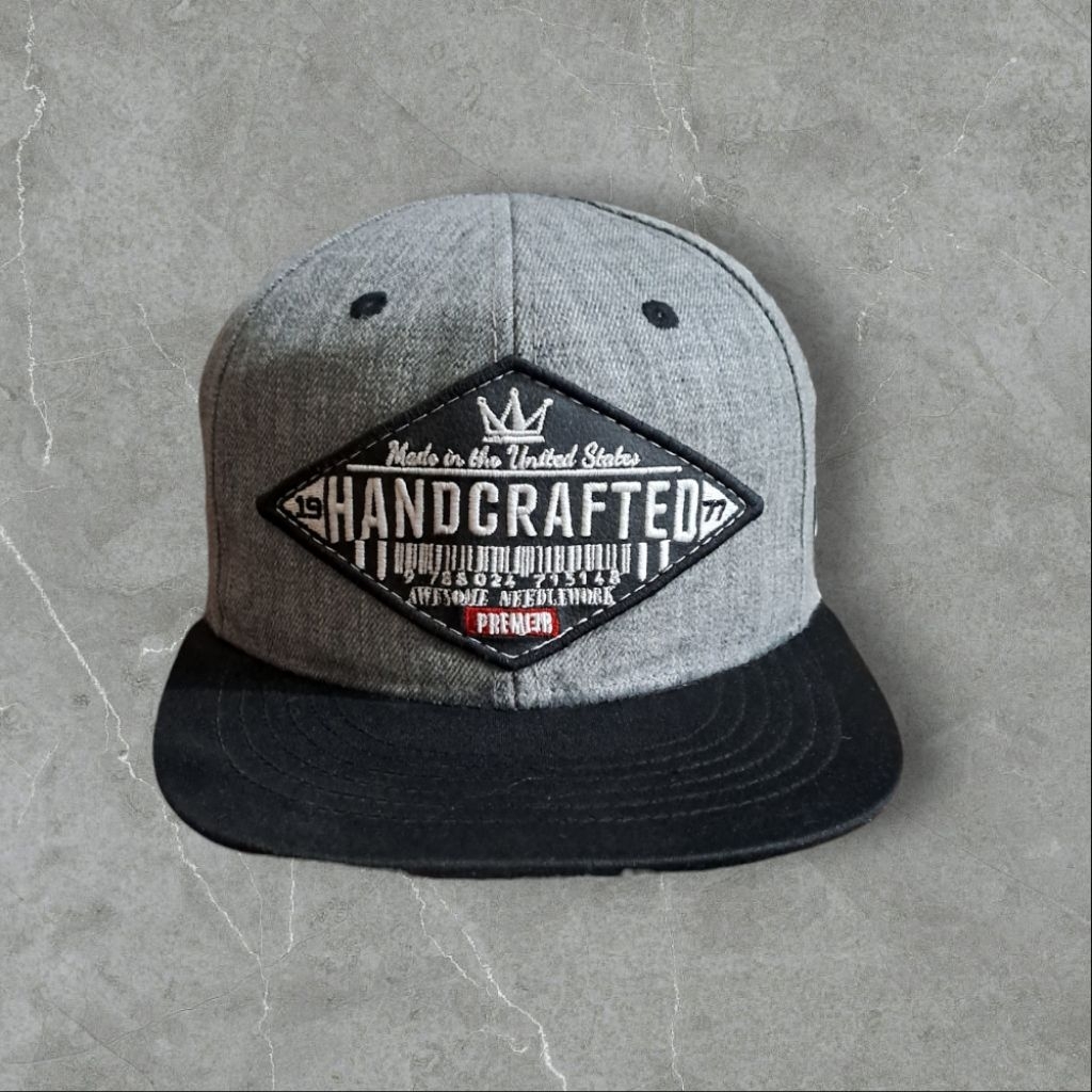 Topi Snapback Premier