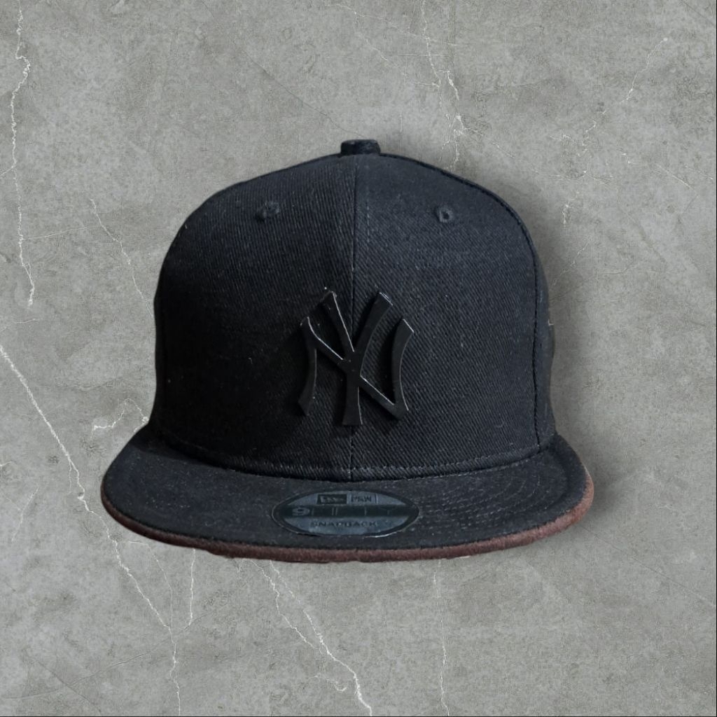 Topi model Snapback NY besi