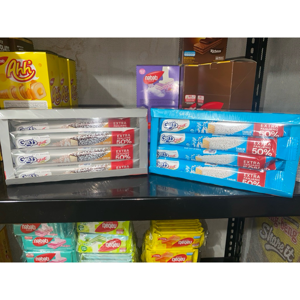 

Gery Saluut Wafer Kelapa Extra 50% – Camilan Renyah Isi 12 Pcs @20Gr