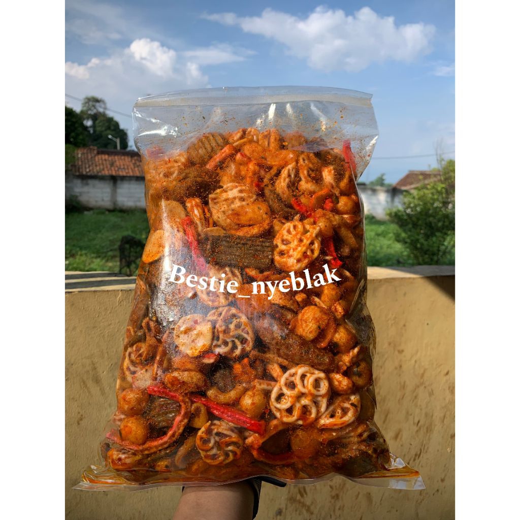 

Seblak MIX Seblak CAMPUR Seblak kering pedas daun jeruk kemasan 1kg