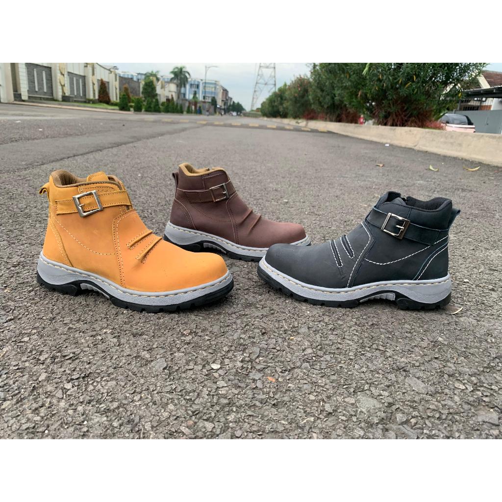 Sepatu Safety Kulit Boots Pria Sepatu Kulit original Sepatu Terbaru  Size 39-43 - TokoShoesBandung