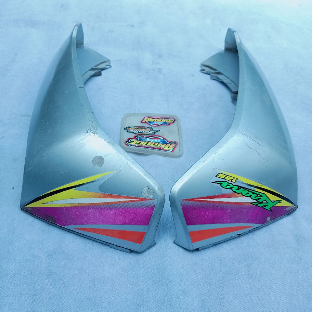 cover tebeng sayap luar kanan kiri warna silver Honda Kirana 125 KPW