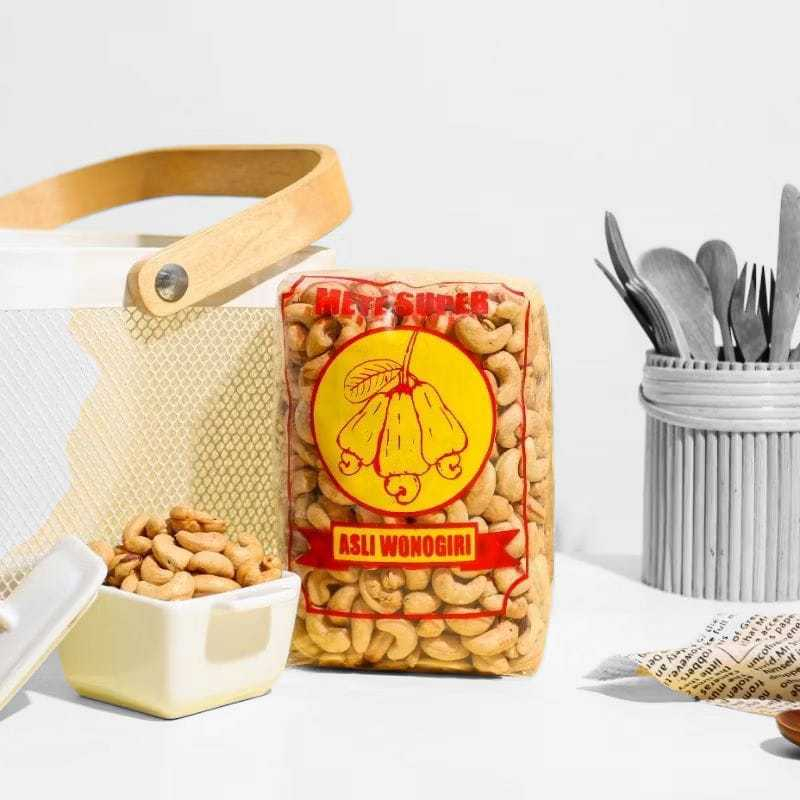 

WefeverrStore - [STOK BARU] Kacang Mete Mede Oven panggang Asli Wonogiri 1Kg 500Gr Kemasan Vakum