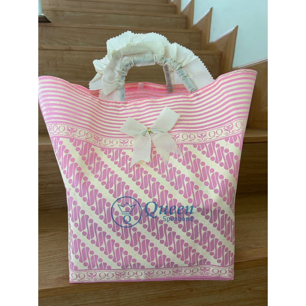 

HARGA LUSIN ISI 12BIJI-TAS RENDA BATIK 22x22x30