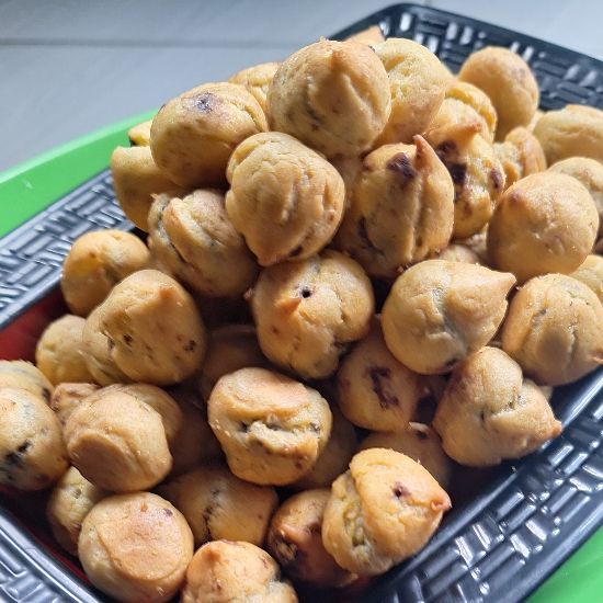 

KUE SOES ISI COKLAT LUMER KEMASAN BOX 500ML