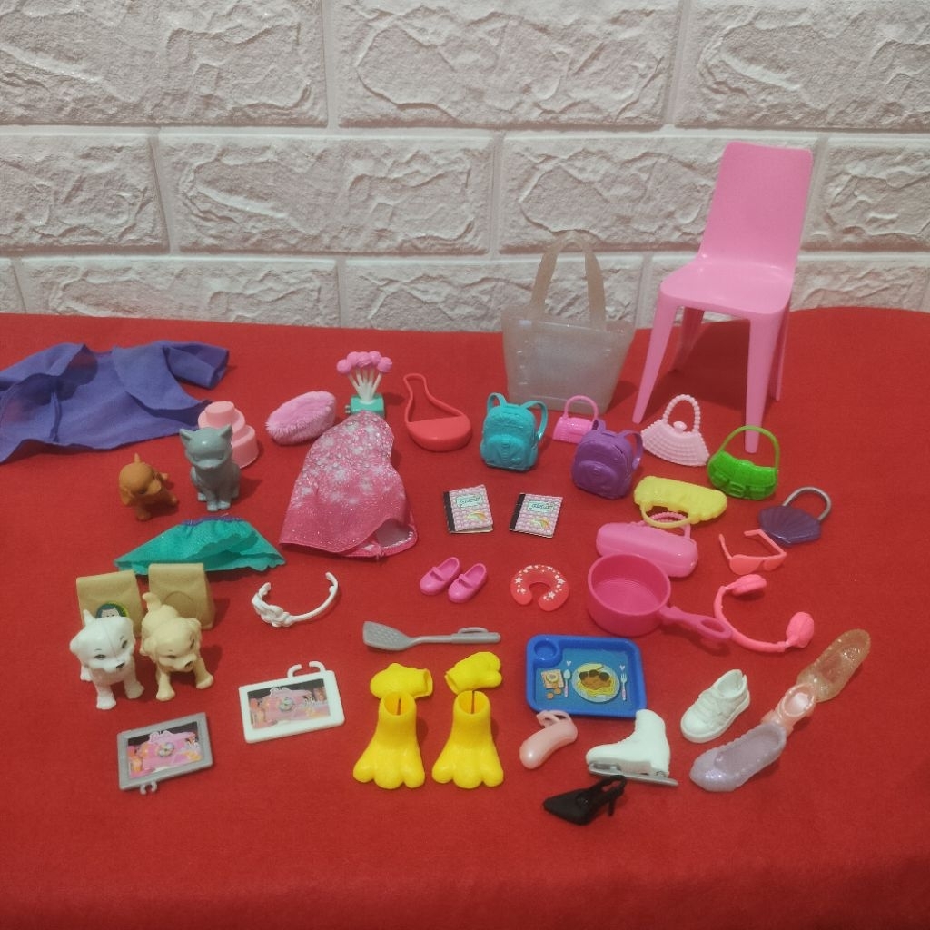 Aksesoris Barbie Chelsea Tas Baju Sepatu Campur Preloved
