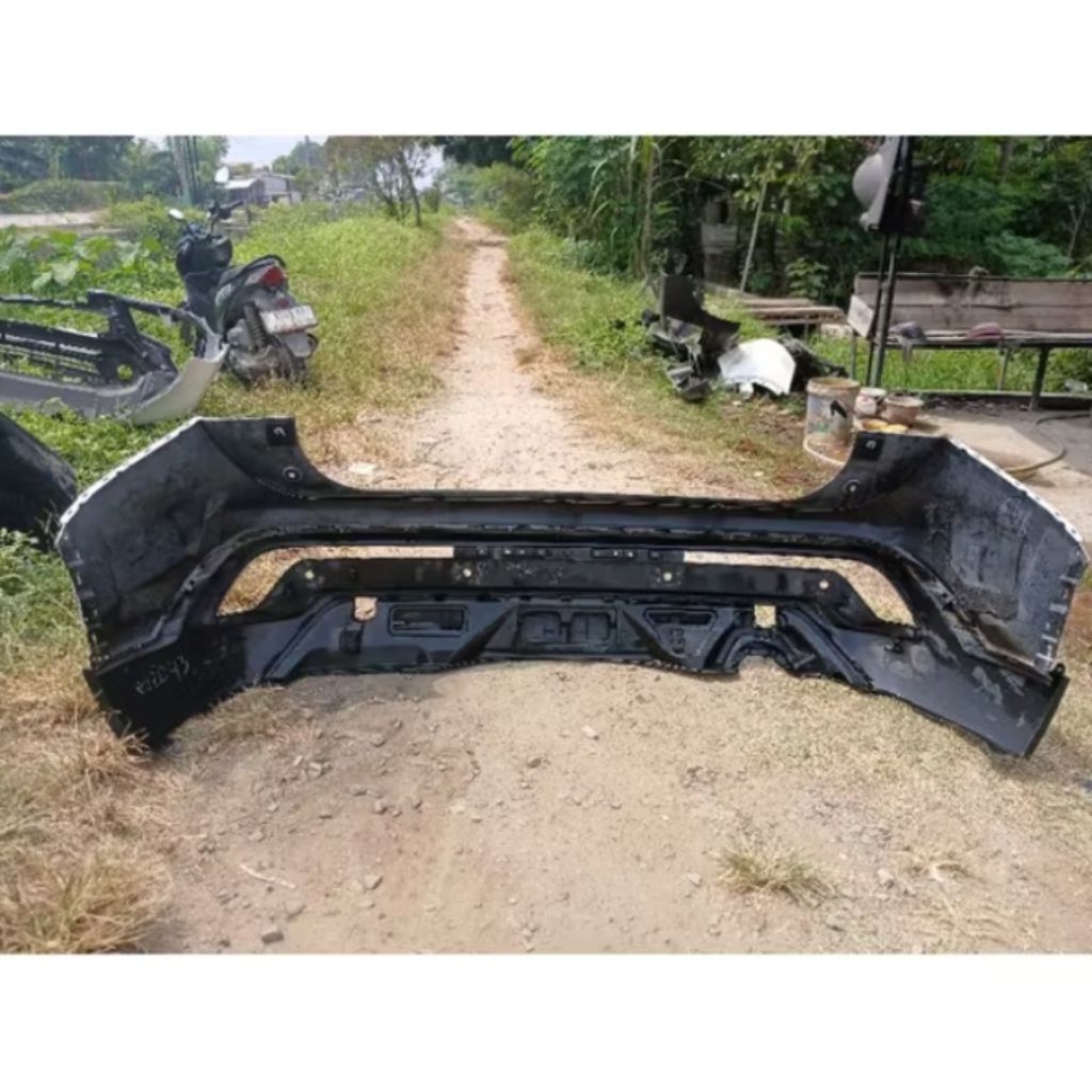 bumper belakang wuling almaz