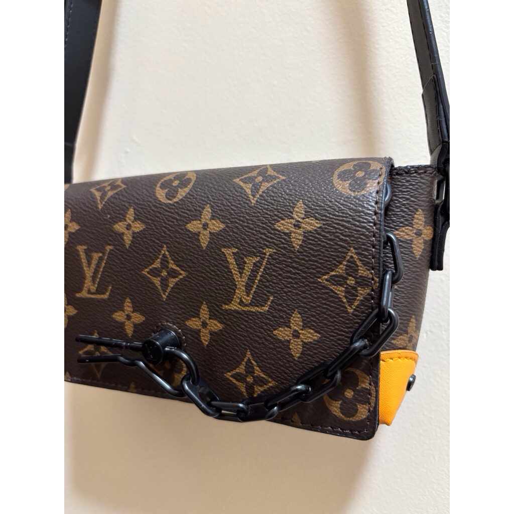 Preloved (PL) - Tas selempang/ shoulder sling bag wanita coklat kombinasi orange