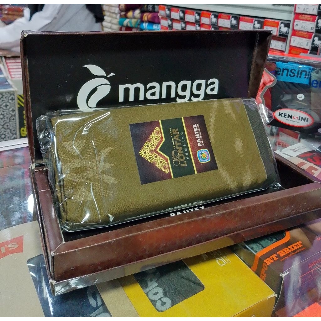 Sarung lontar cap mangga