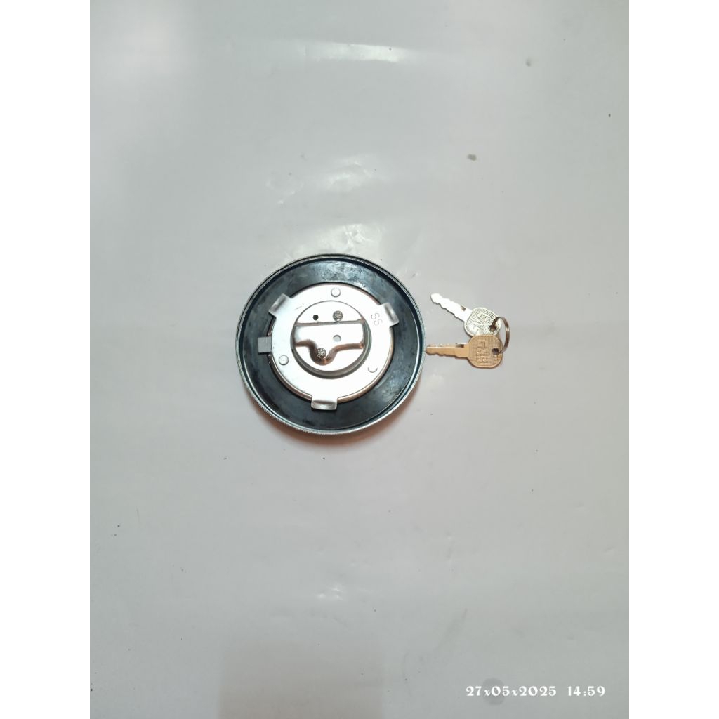 TUTUP TANGKI SOLAR FUSO HINO