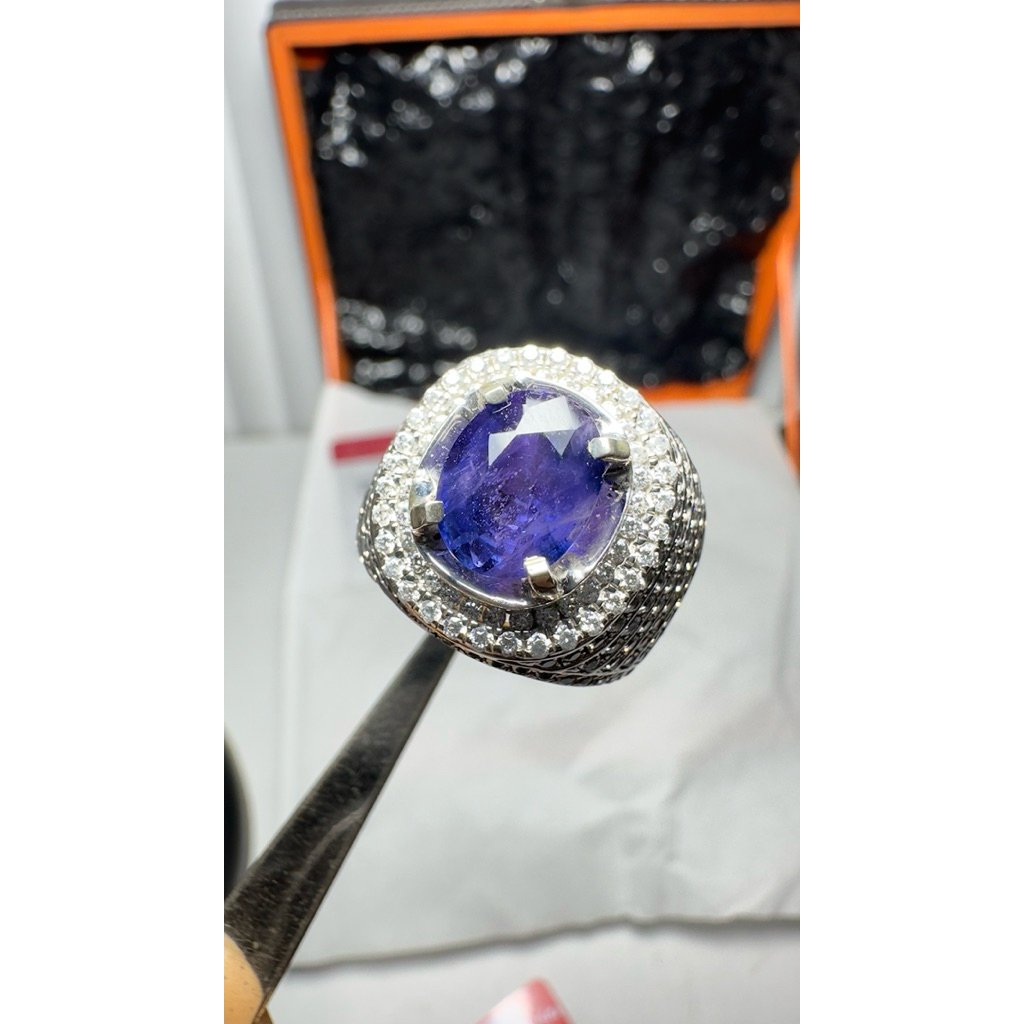 natural blue Sapphire tanzania heat only