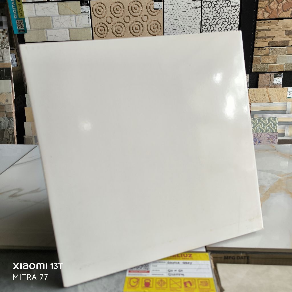 putih polos 40x40 MULIA KERAMIK