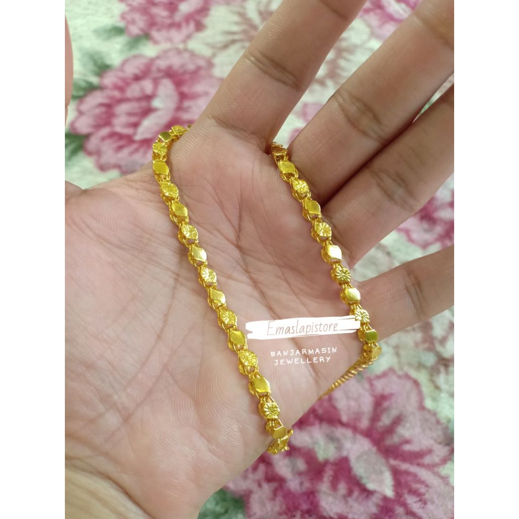 Kalung Rantai Daun Ukiran Lembar Lapis Emas 999 Banjar