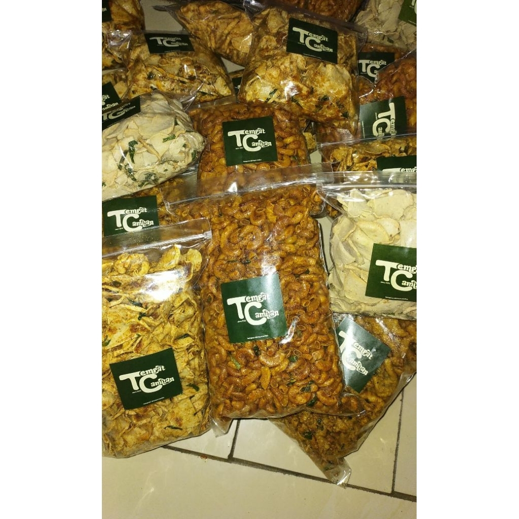 

Makaroni Pedas Daun Jeruk Size XtraLarge 500gram
