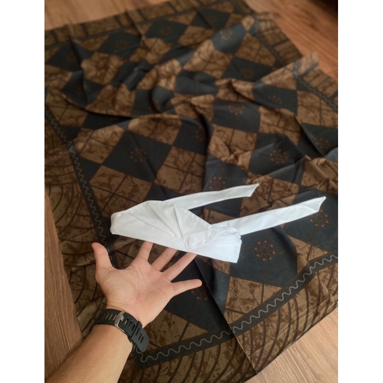 KODE Y29S Set Saput Batik Indigo  Udeng Putih Sibakan