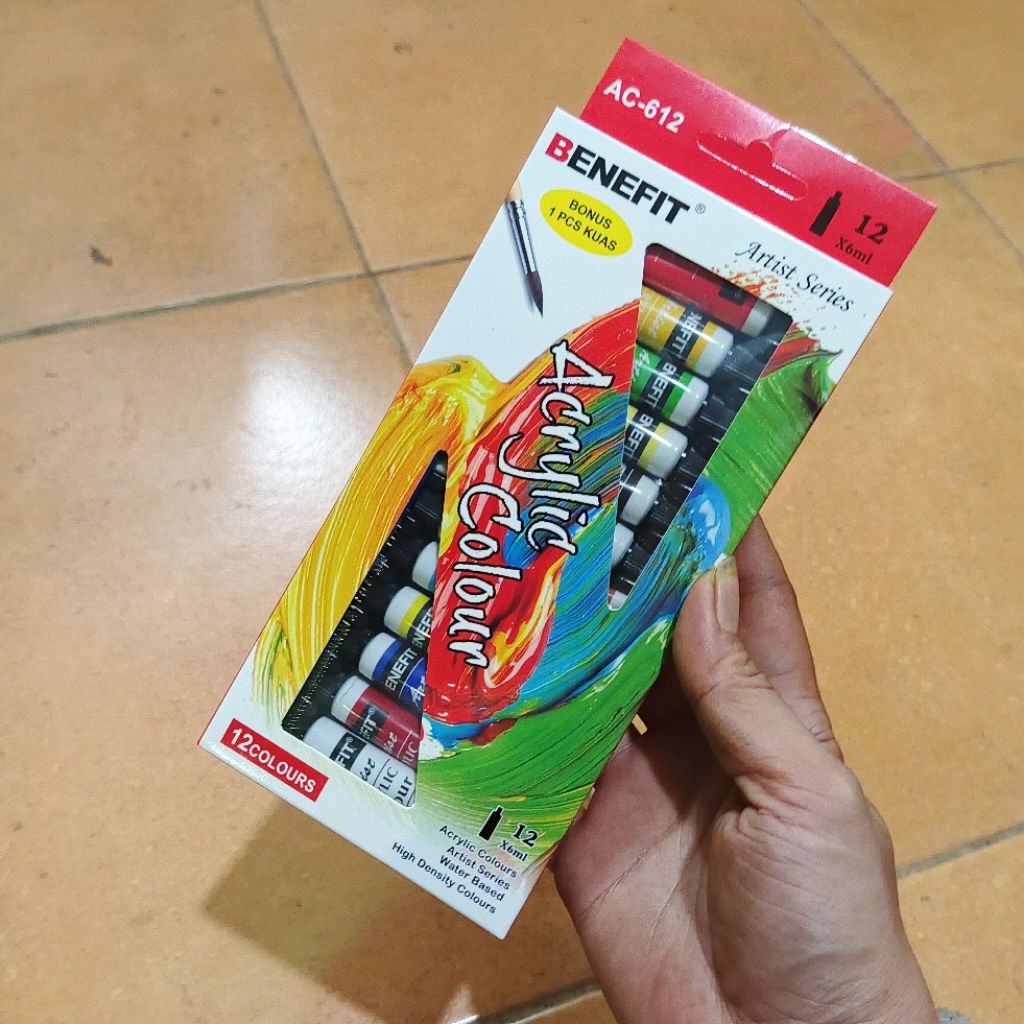 

1 Set Cat Akrilik 12 Warna BENEFIT